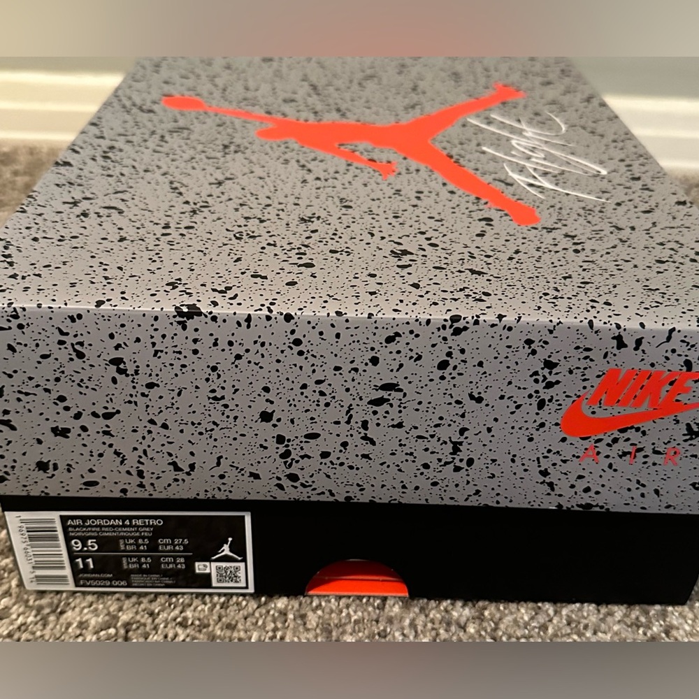 Men Air Jordan 4 Retro Black/Fire Red-Cement Grey New in Box Never Worn Size 9.5 - Picture 8 of 9